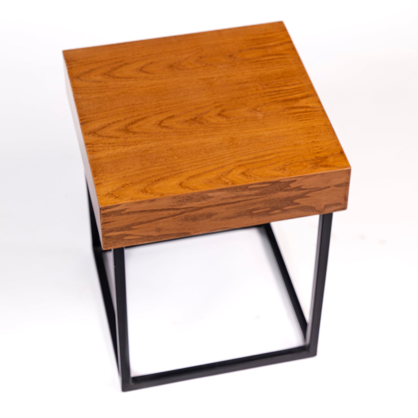 CRIMSON COFFEE
TABLE