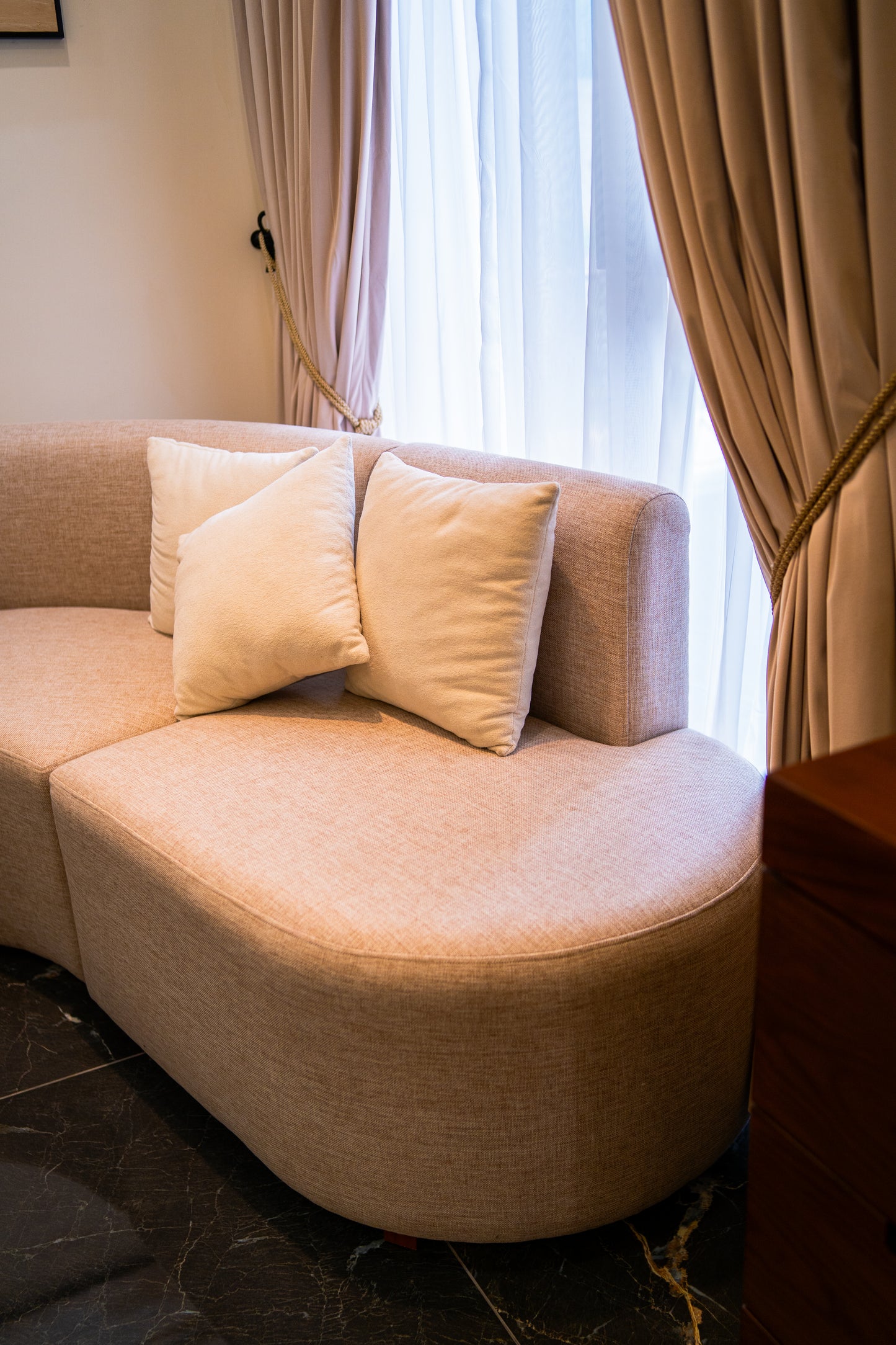 RIVERBED L-SHAPE 
SOFA