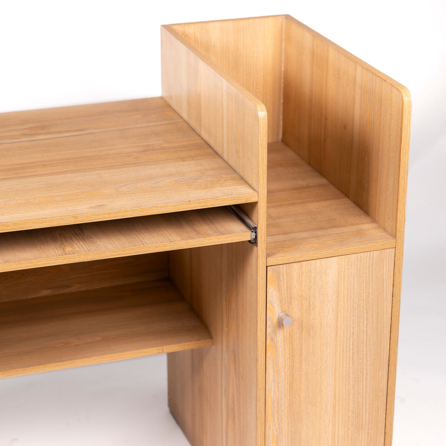 JUNCTION (COMPUTER
TABLE)
