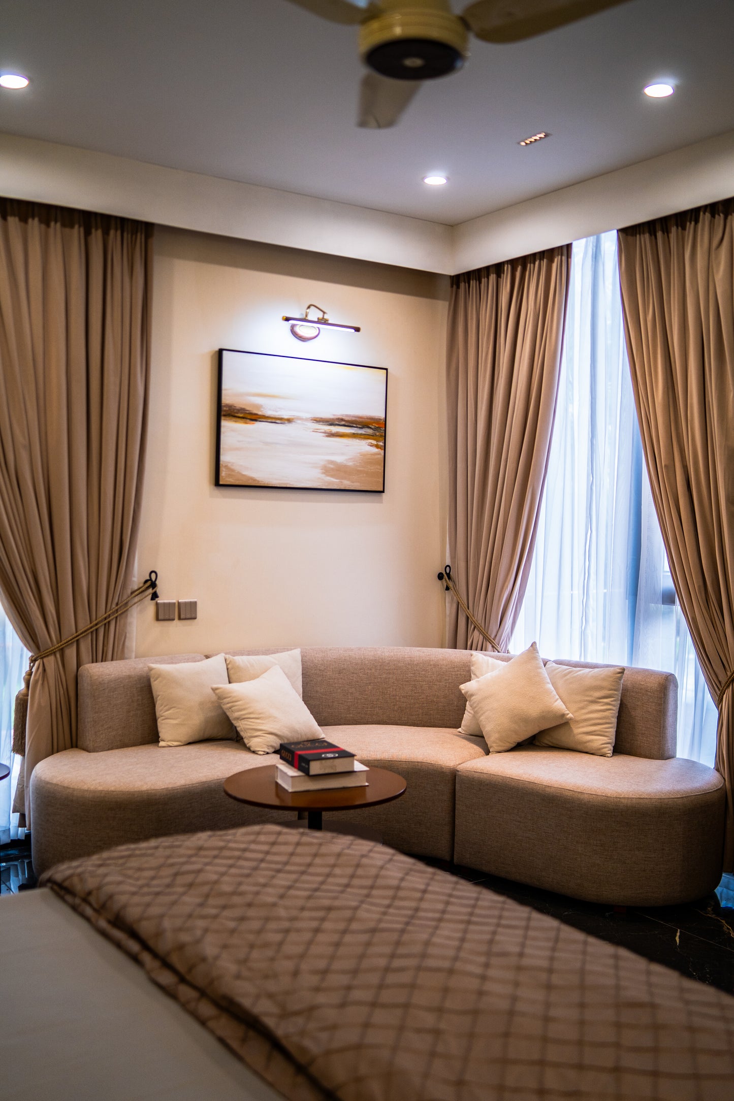 RIVERBED L-SHAPE 
SOFA