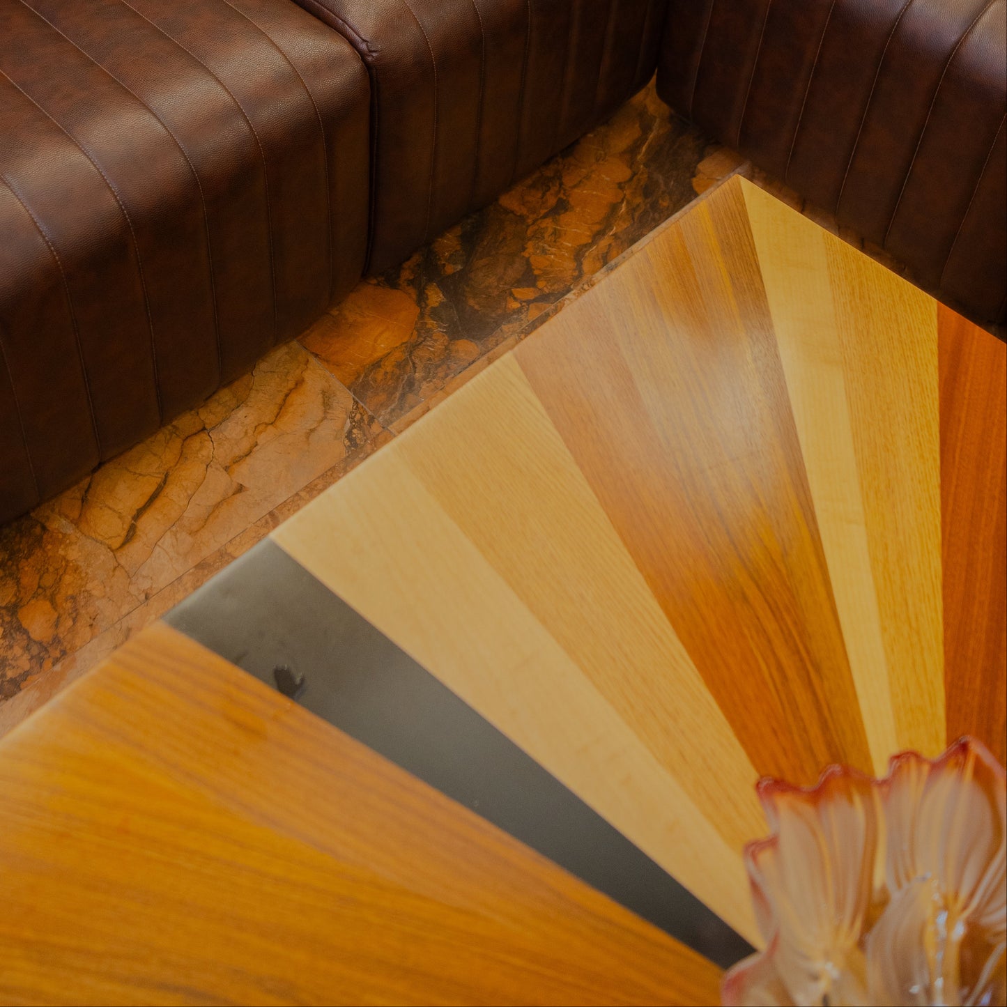METRO LOUNGE TABLE