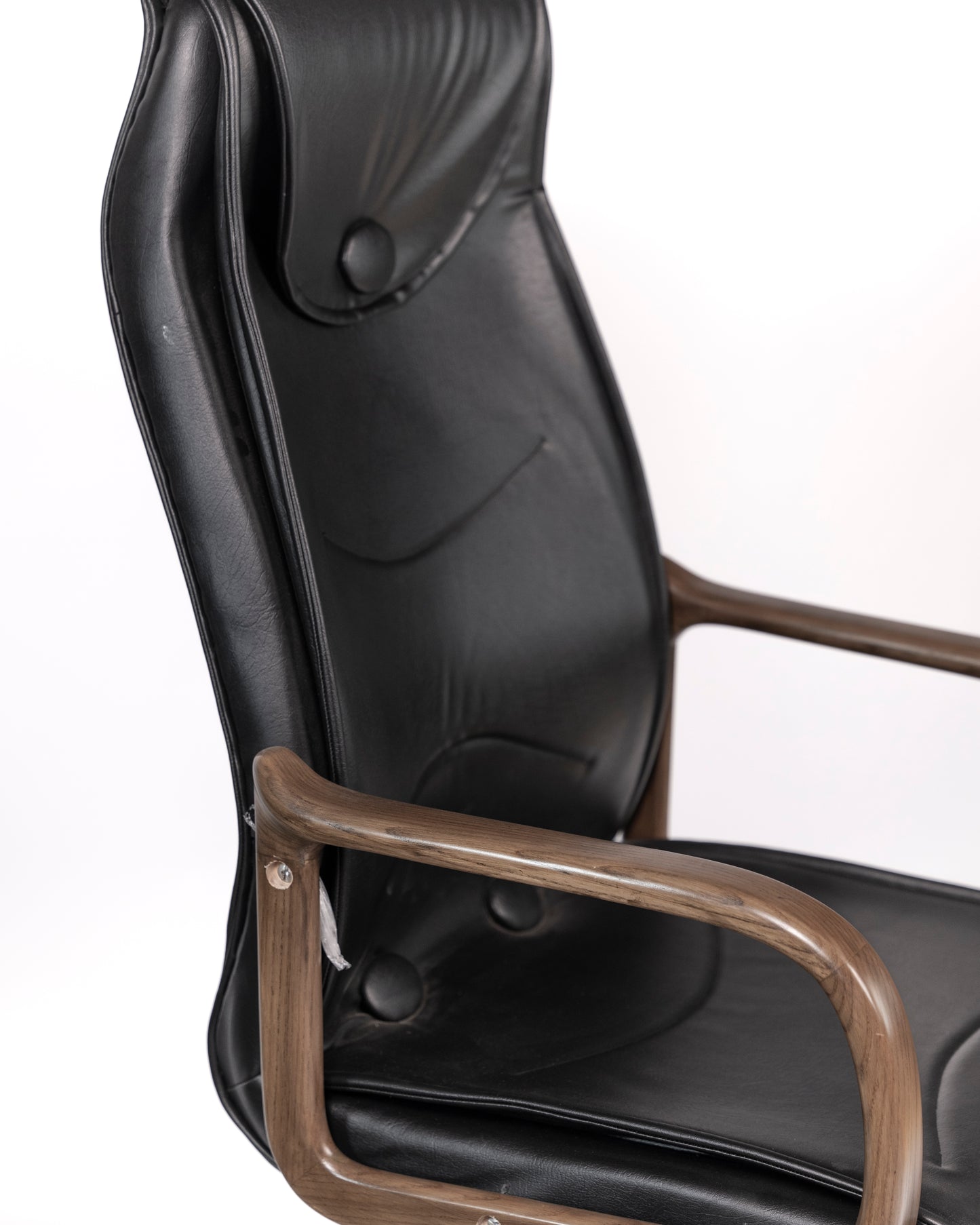 SUMMIT CHAIR