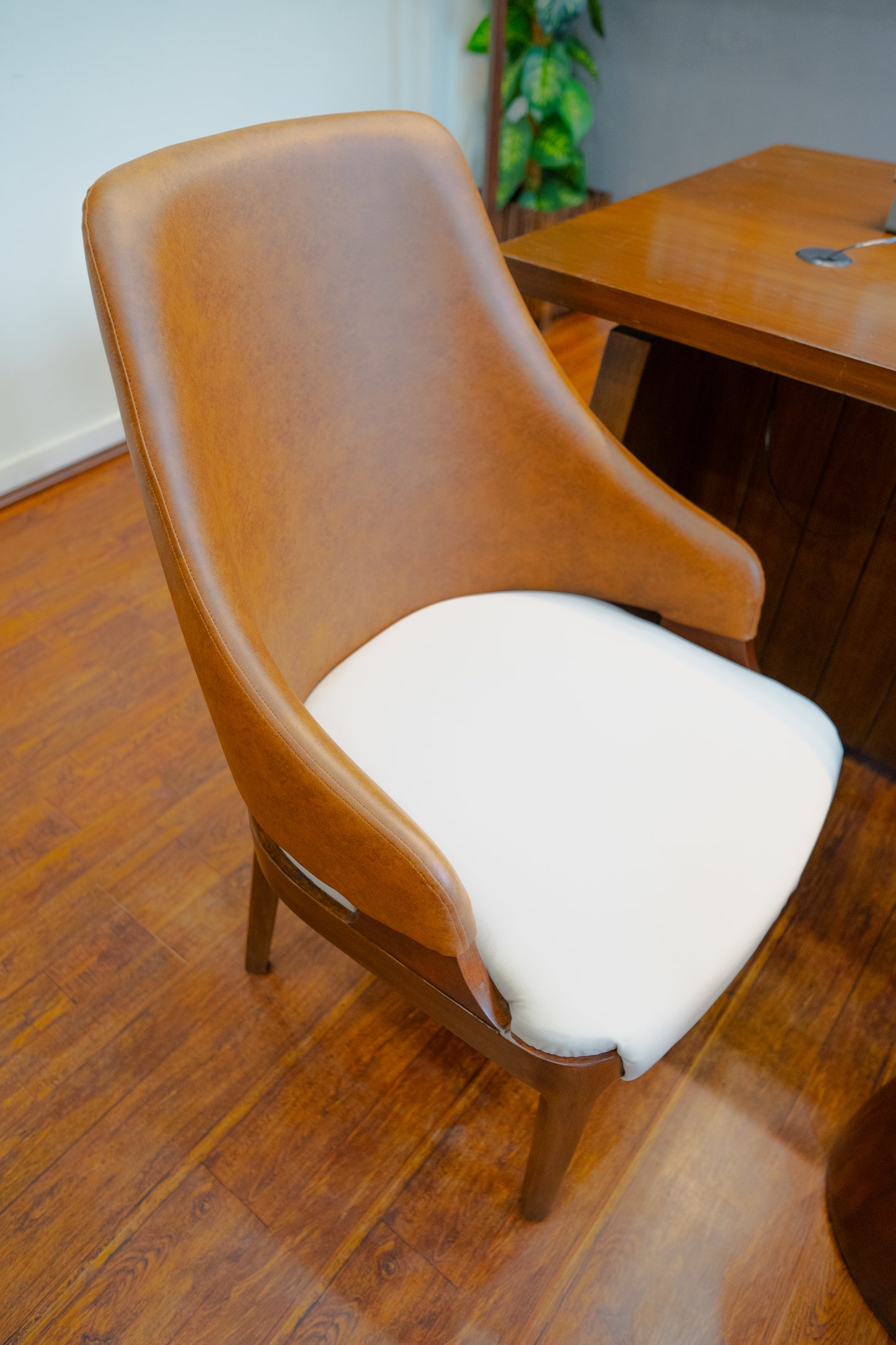 CLEMENTINE CHAIR