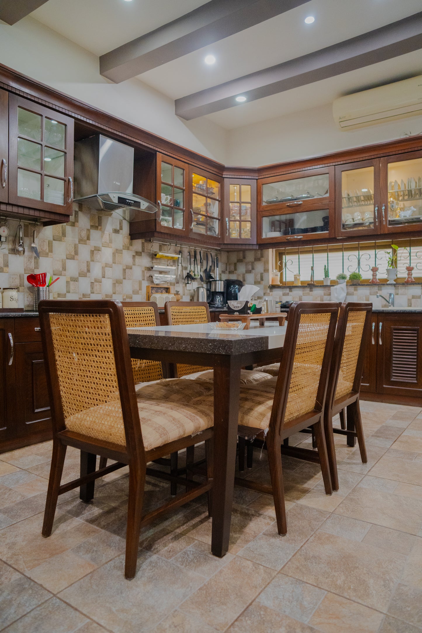 CORIWOOD DINING TABLE