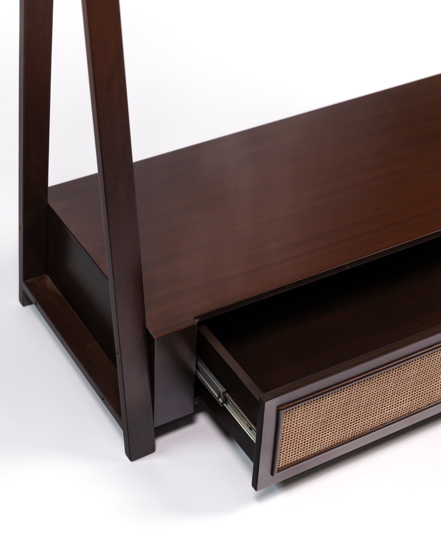 LUXE HANGING STAND