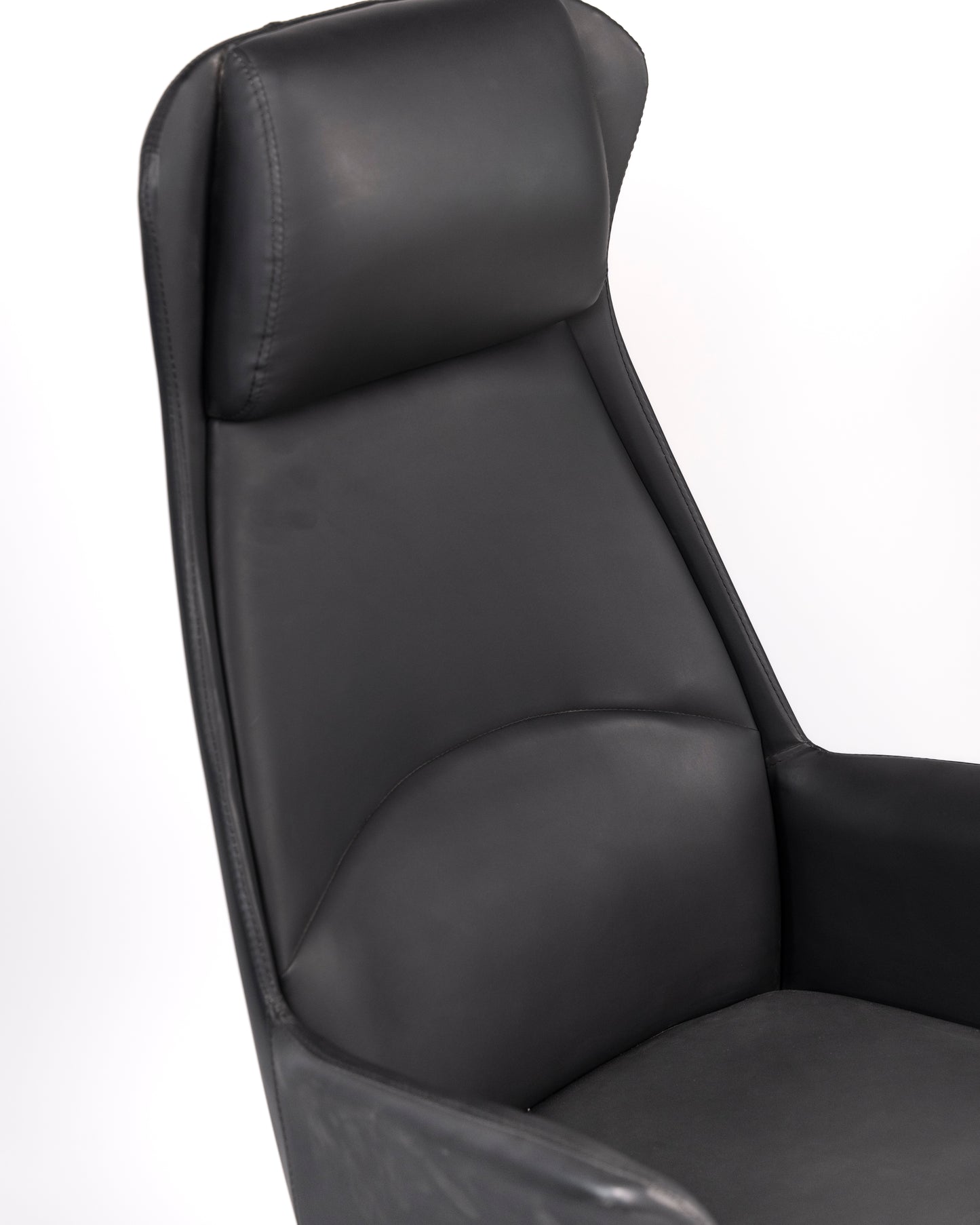 VANGUARD CHAIR