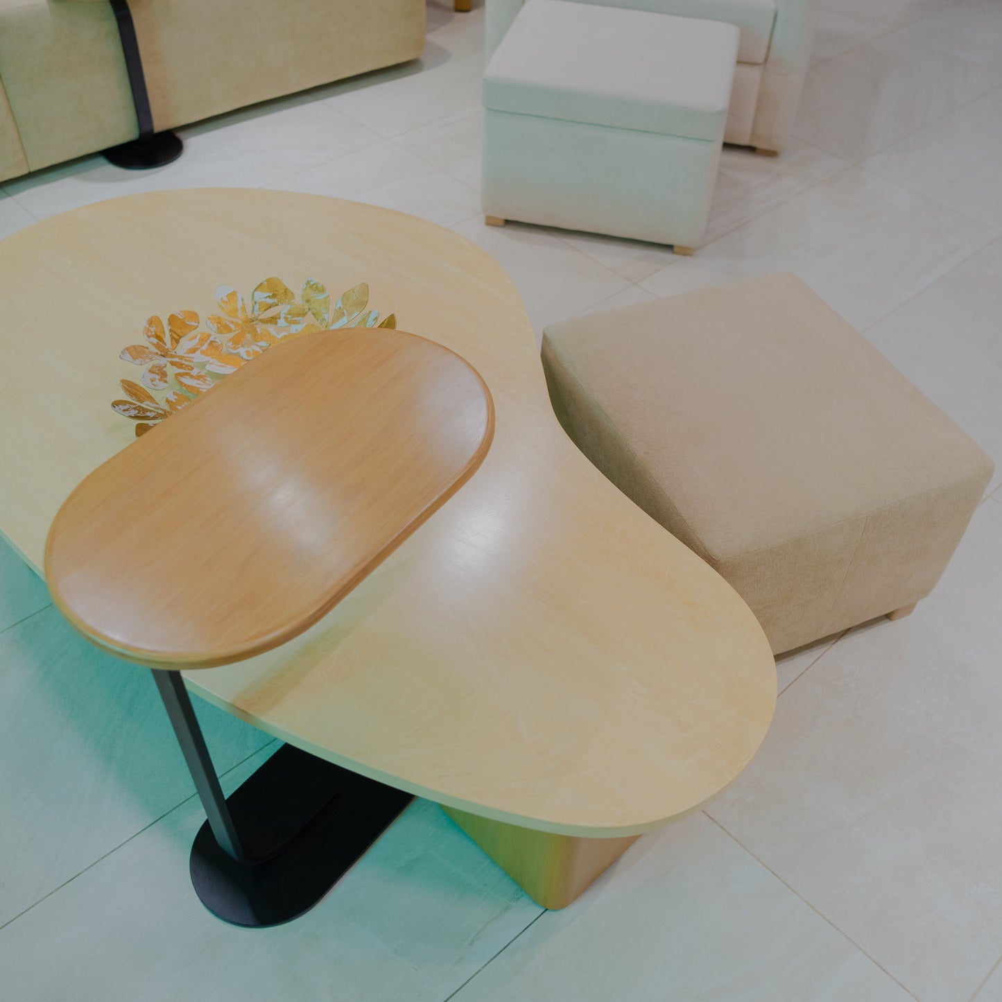 MANGO CENTRE TABLE